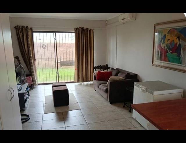 2 BEDROOM PROPERTY TO RENT IN SONSTRAAL HEIGHTS